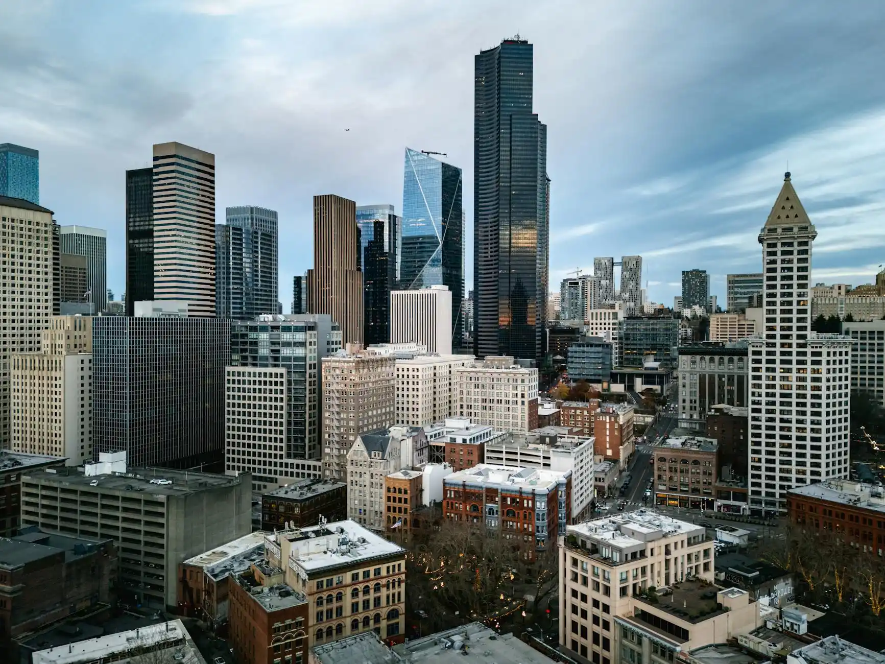 You are currently viewing What Are the Perks of Hiring a Luxurious Limo Service Seattle
