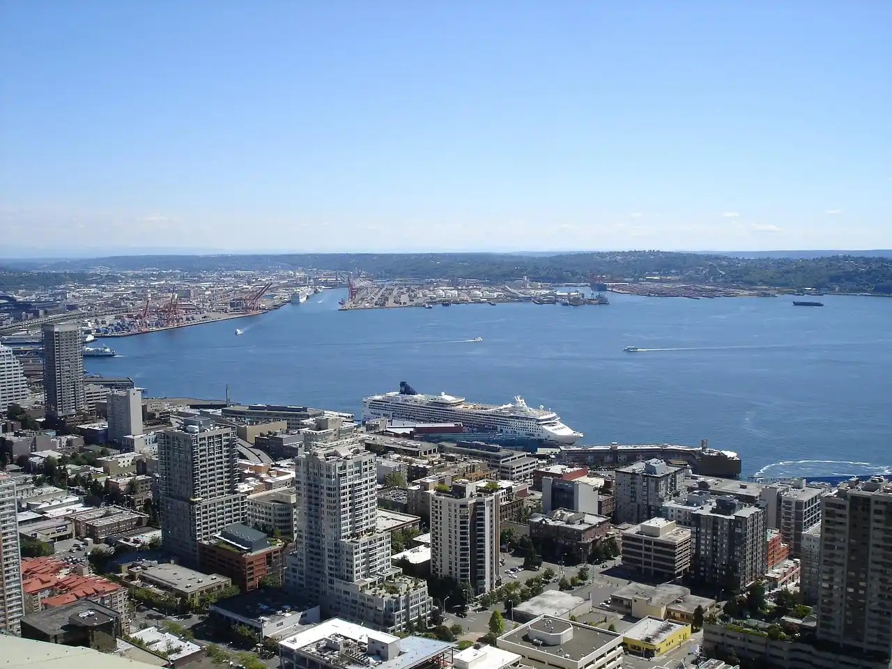 You are currently viewing Navigating Seattle with Ease Car Services for Tourists